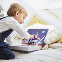 Cosmo Magnetibook