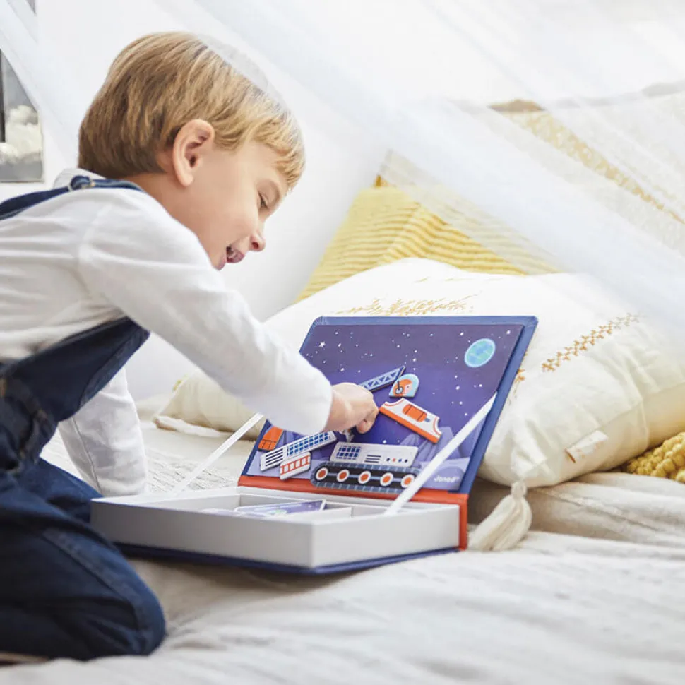 Cosmo Magnetibook