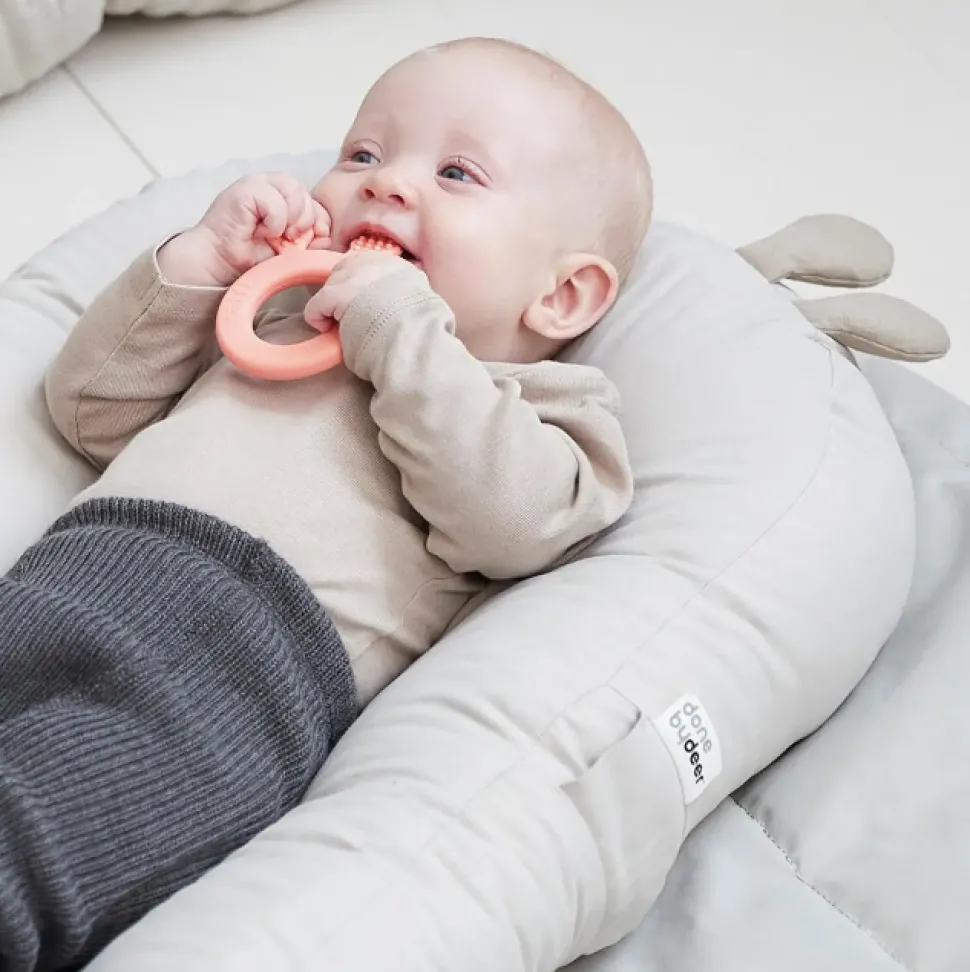 Cozy Lounger with Activity Arch Raffi - Sand
