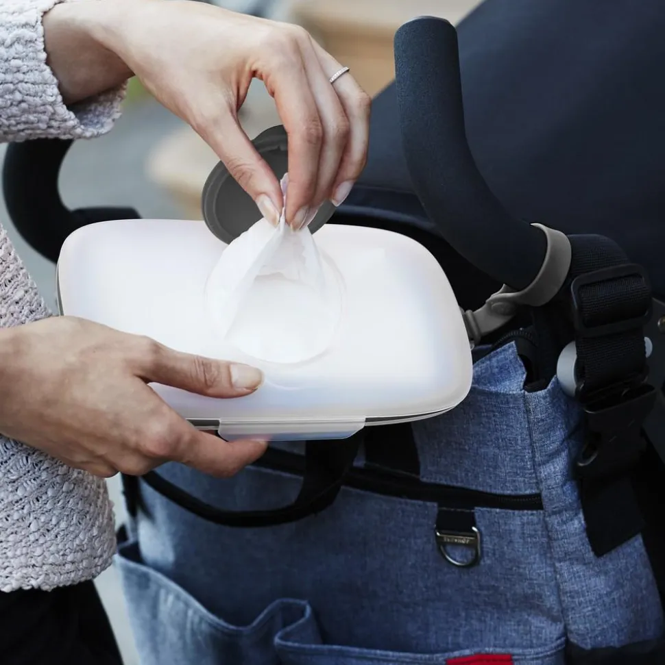 Grab & Go Perfect Snug Seal Wipes Case