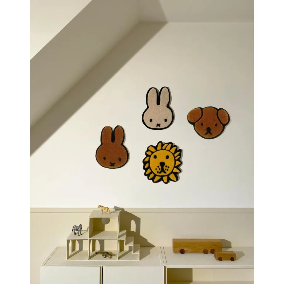 Snuffy Wall Rug