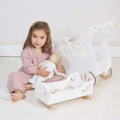 Sweet Swan Pram