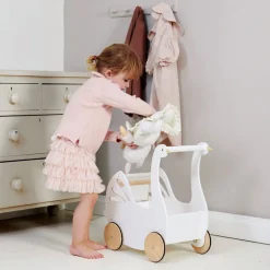 Sweet Swan Pram