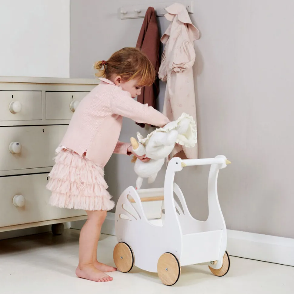 Sweet Swan Pram